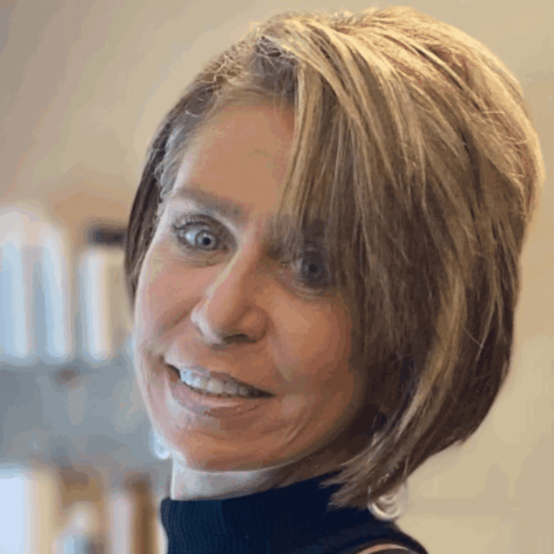 Portrait of Linda Ferri, a professional stylist at Head 2 Toe, showcasing their expertise and style.